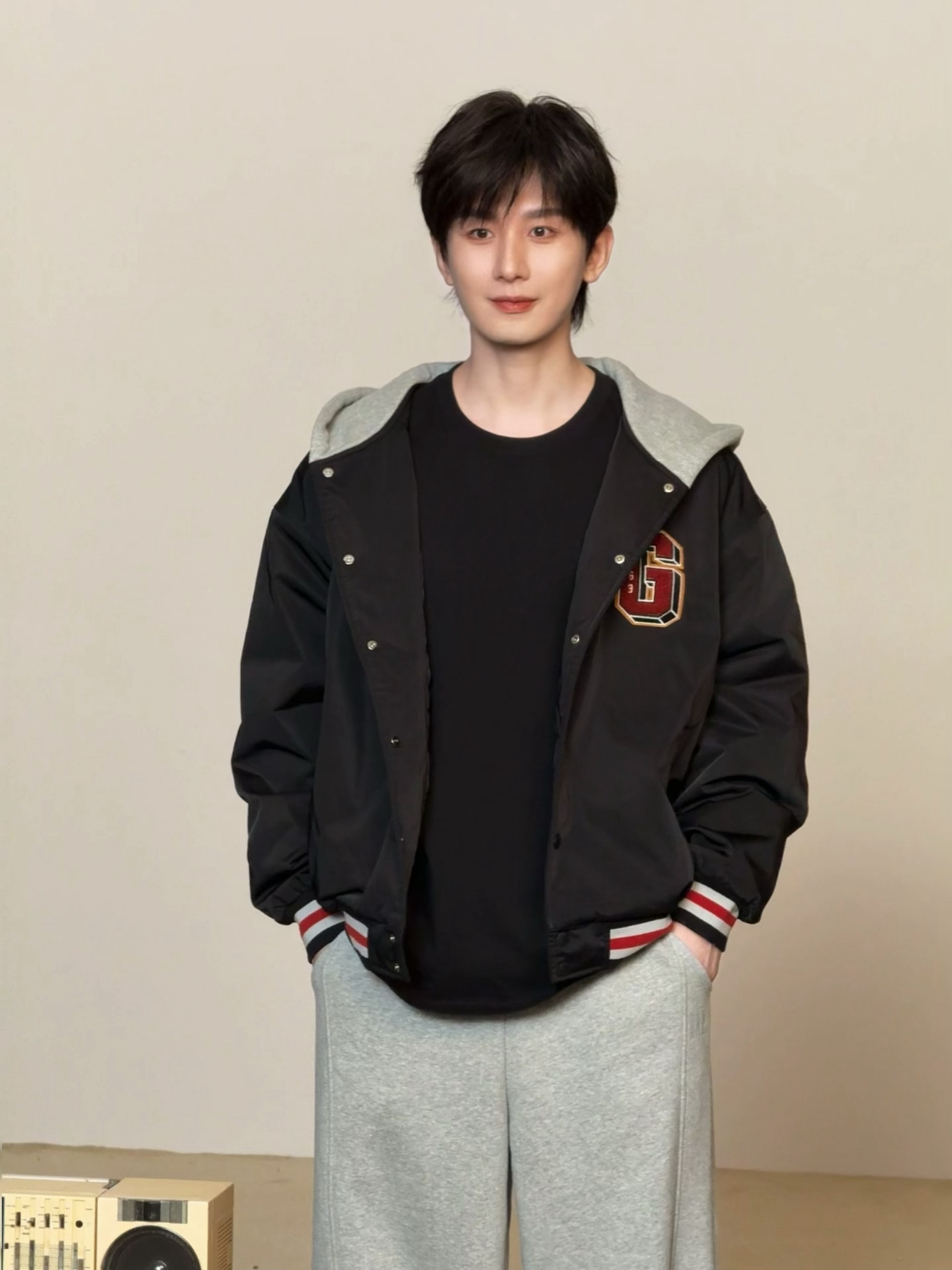 2026与成毅共赴新章cy成毅花与鸟鸣，落进清晨。筛碎天光，云朵摇曳。人生何必追