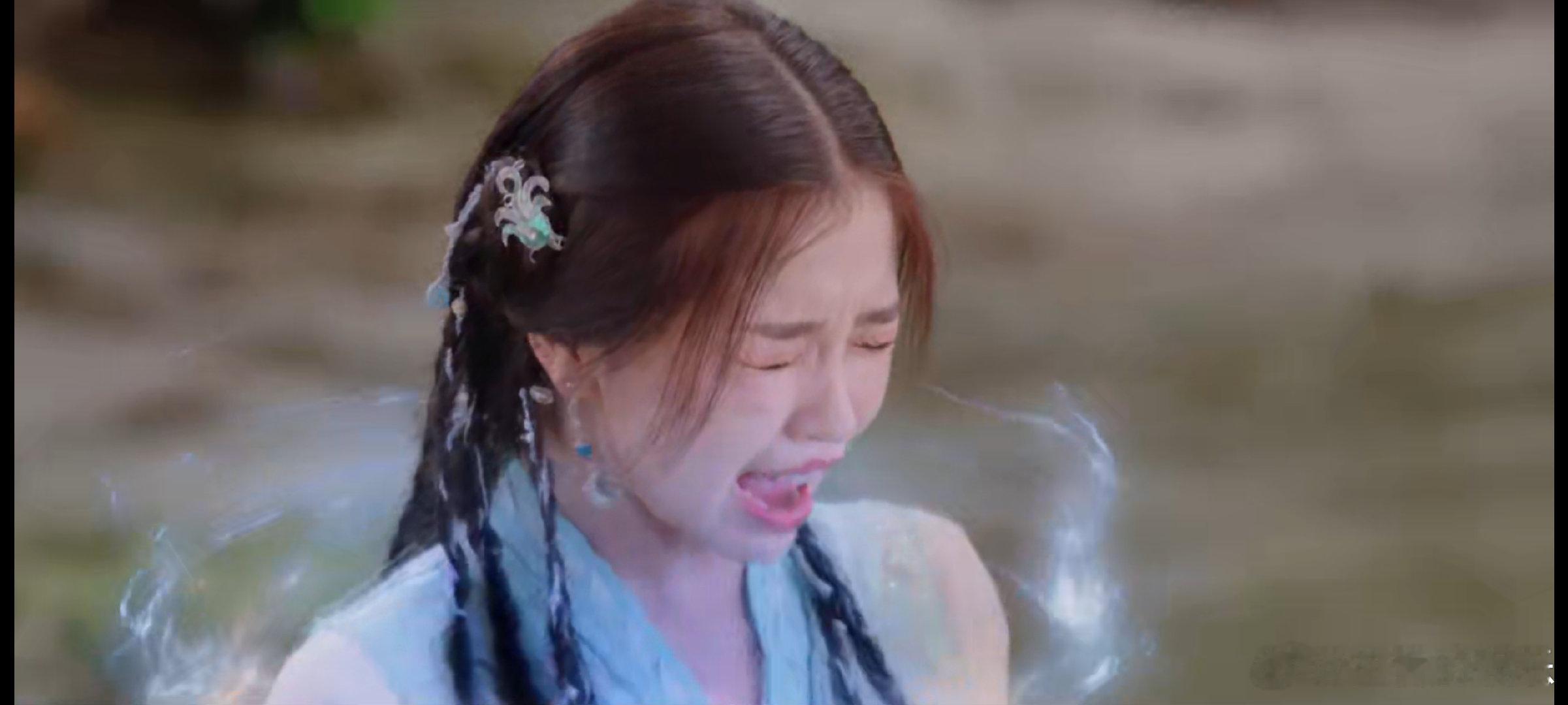 #虞书欣新剧打伤许凯# 扁络桓表面看上去非常的冷静自持，但总感觉他下一秒就要碎掉