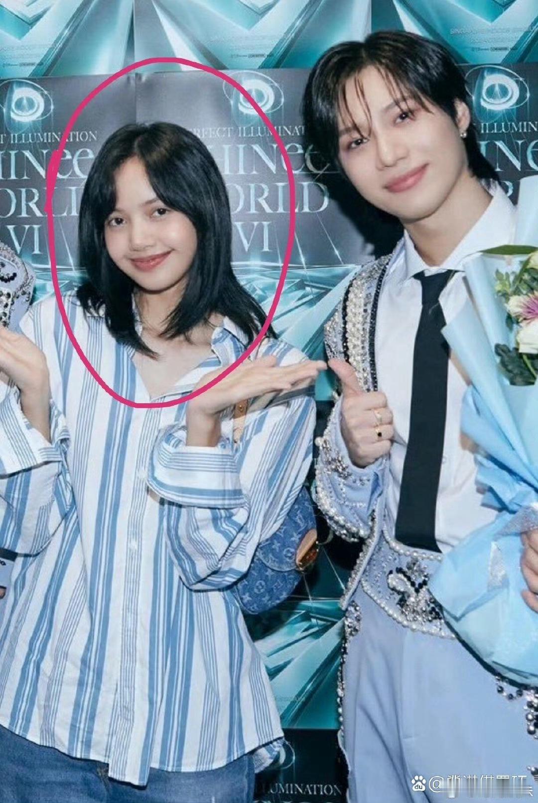 Lisa去新加坡看SHINee演唱会合影，原来她也是追星女孩  