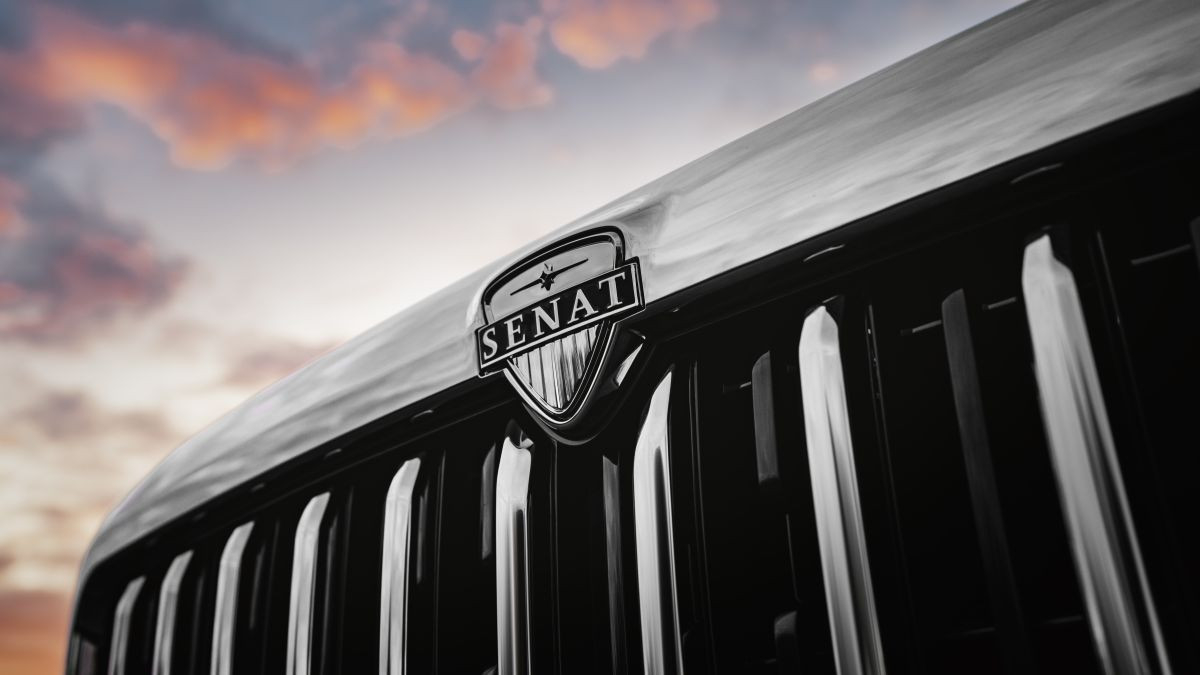 【俄（？）系行政轿车】Senat 900 正式公布。俄国车媒的通稿大都很懂事地没