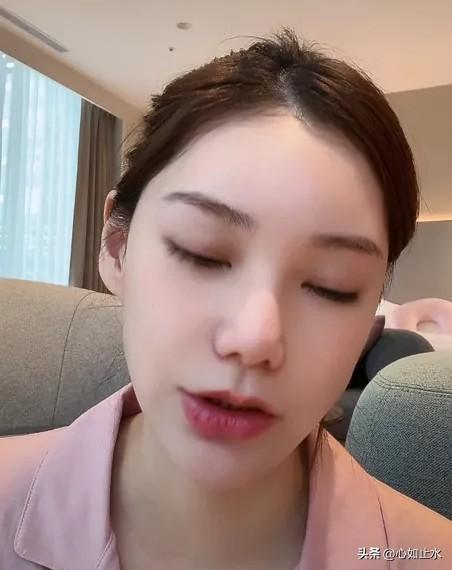 保姆直播内涵东家，按常理早该辞人？新女主人刚进门，是先刚还是先稳？结果出人意料。