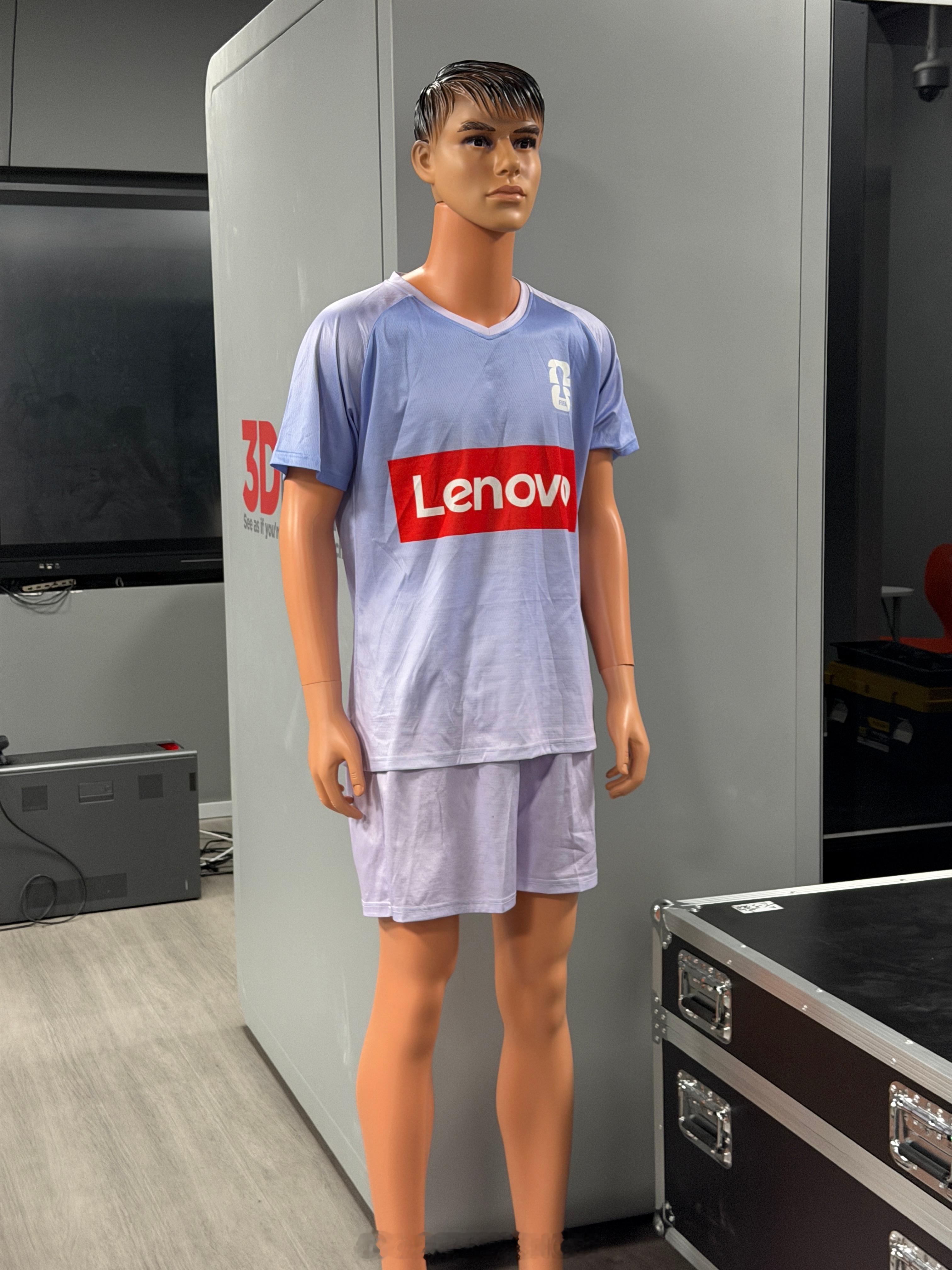 上次U23对越南，23点30开球，看完凌晨两点，然后5点30起床去机场，今晚亚洲