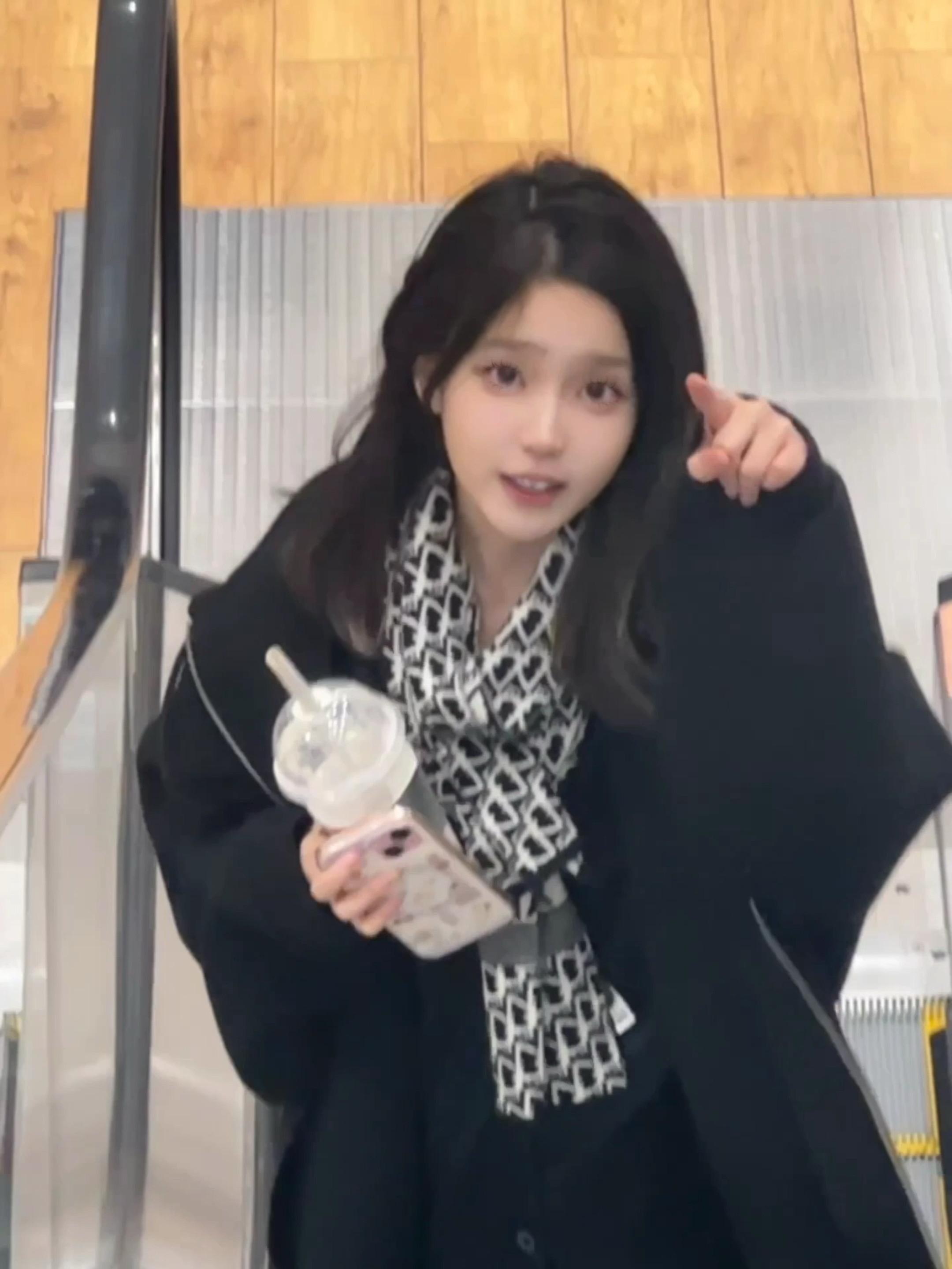 你就这样出现闯入我心里面