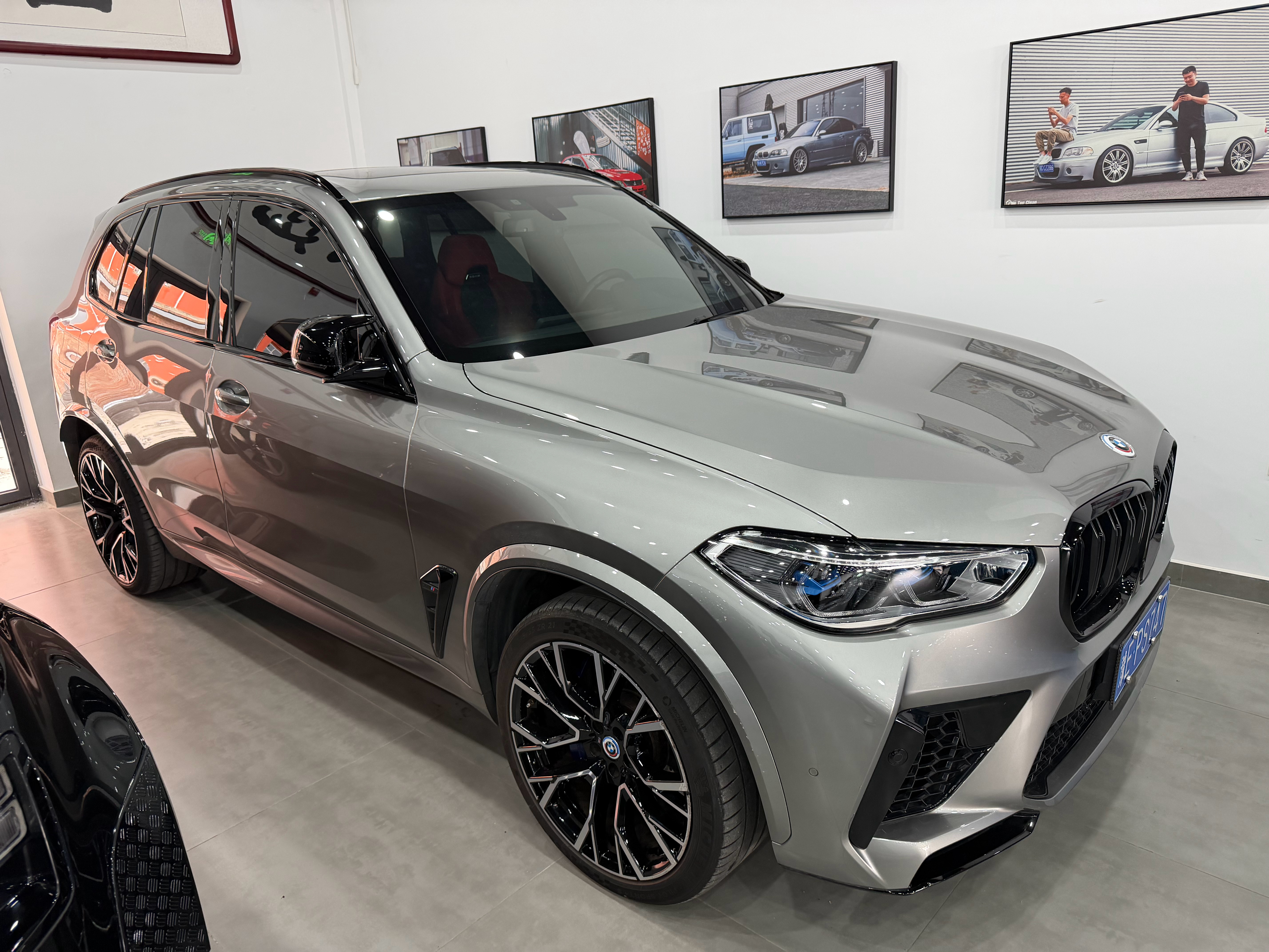 吹完YU7GT我看着店里的2023 2.3wkm的X5M 陷入了沉思