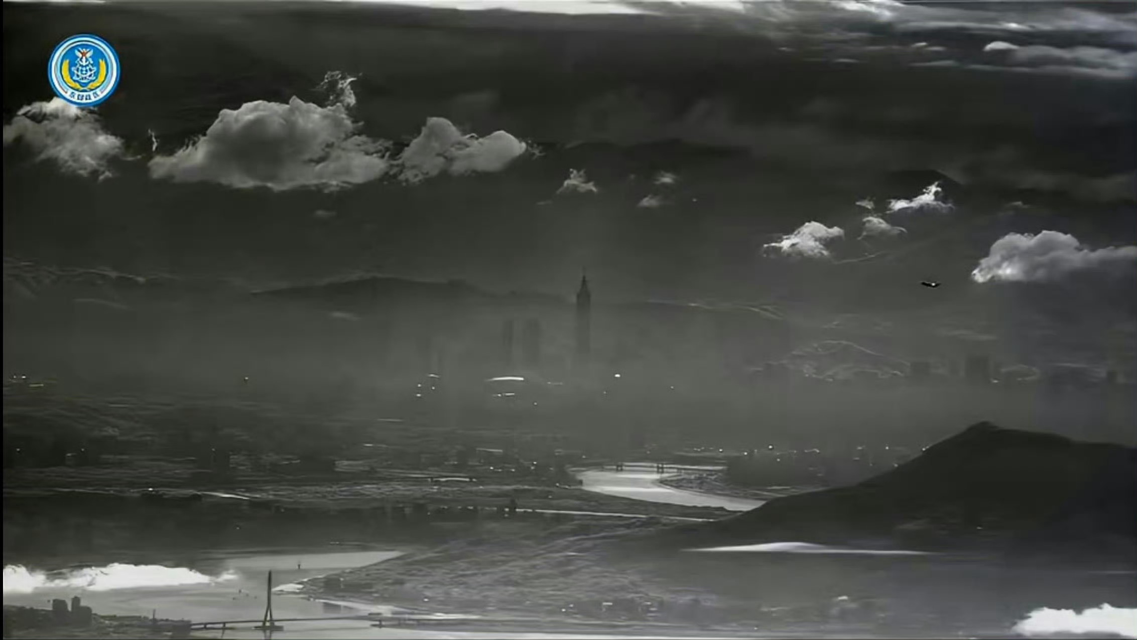 解放军无人机俯瞰台北101大厦山河一统，故土归航，台湾回家是中华民族伟大复兴的必