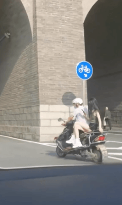 这阳光真刺眼！ 