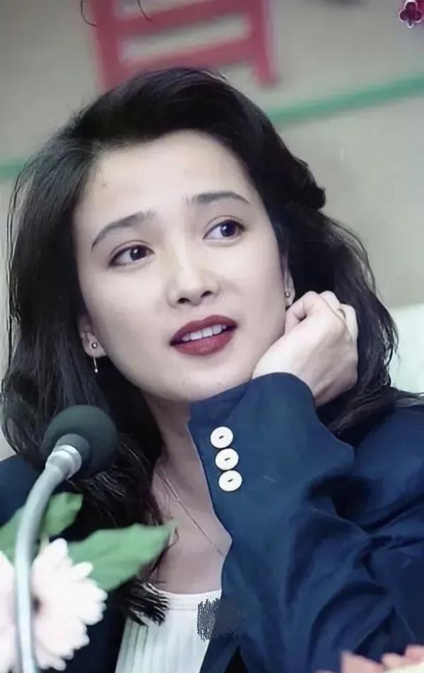 她演技超群，端庄大方，是唯一一个演遍四大名著的女演员，你知道她的名字吗？#娱乐#