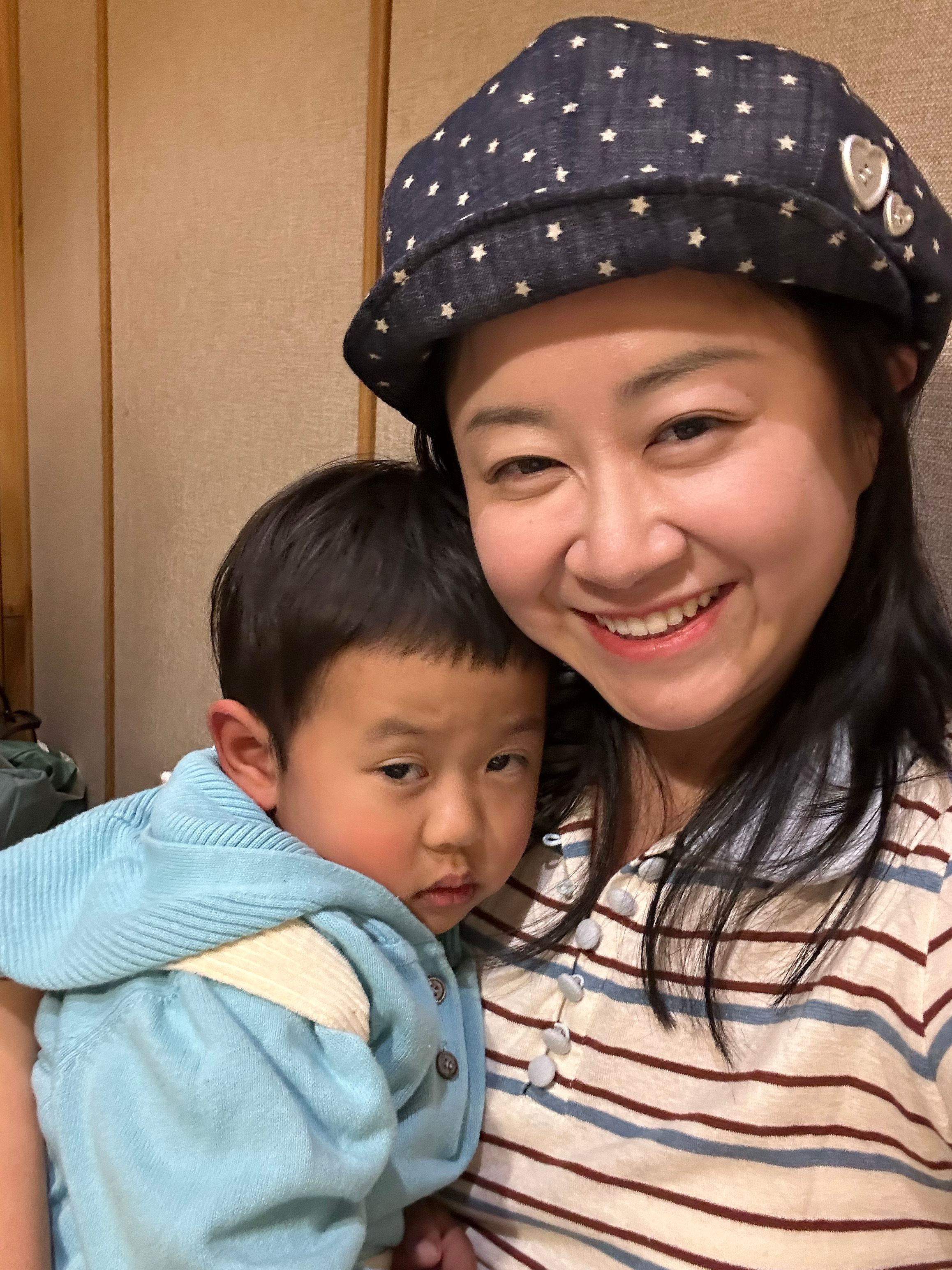 趁孩子刚睡醒合影，就会收获一个幸灾乐祸的妈和睡得不知有汉无论魏晋的婴。 ​​​