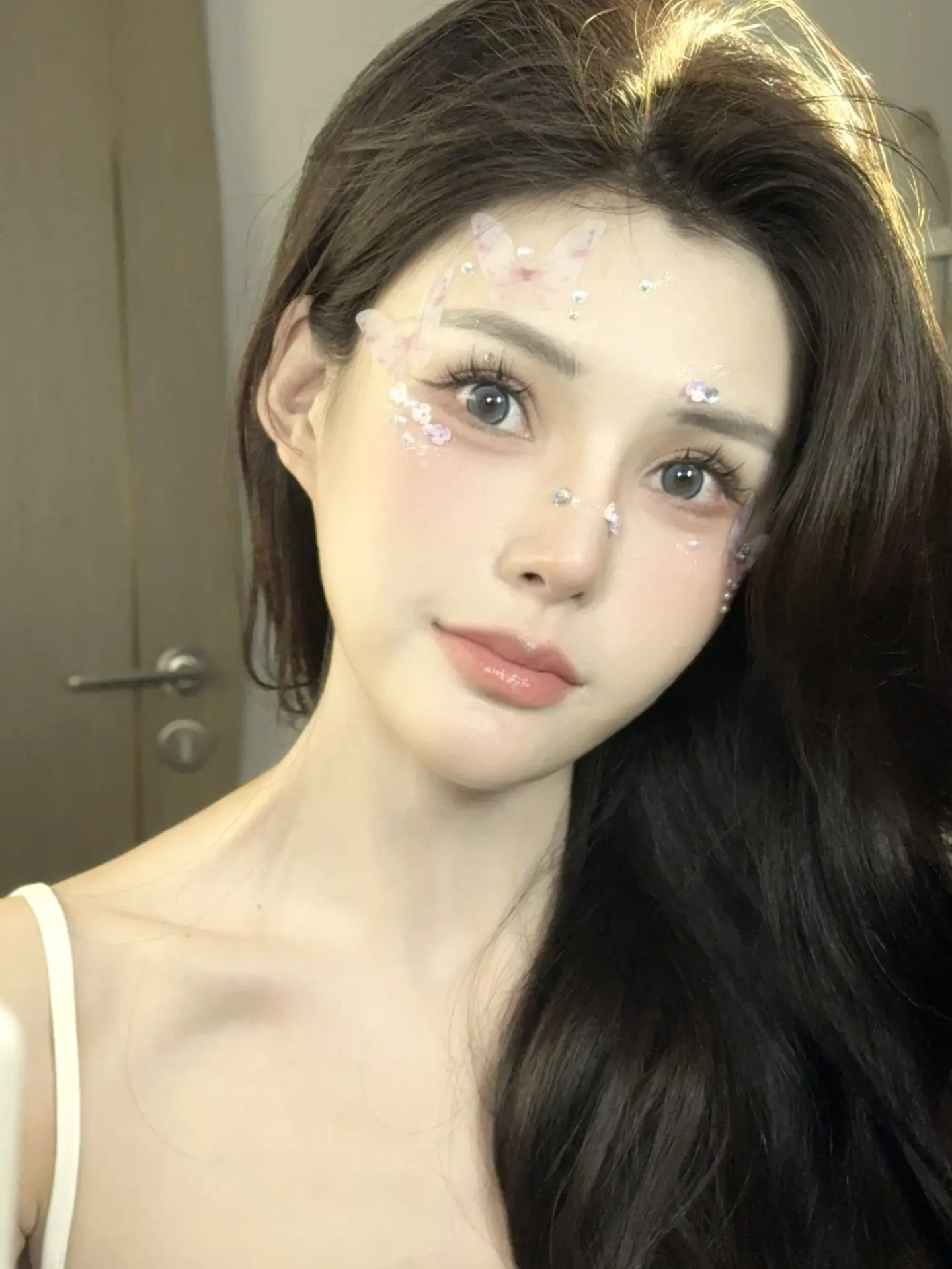 对视吧 眼睛说不了慌。
