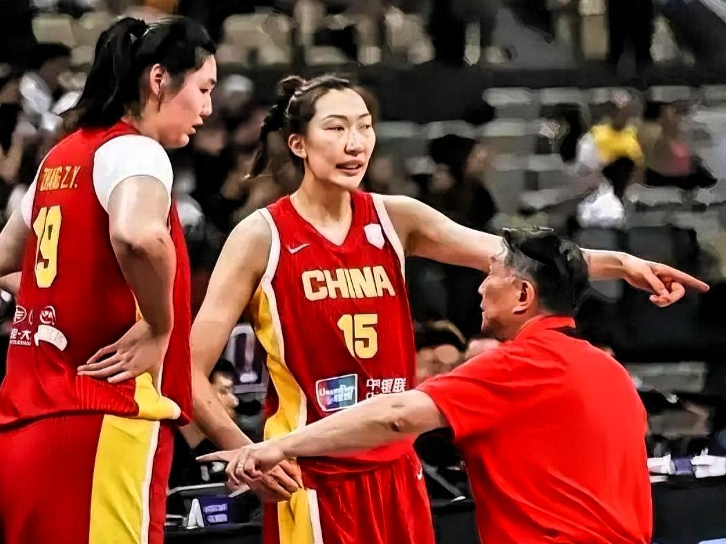 现役12位中国女篮球员优缺点一览

李月汝，敢对抗，无终解力
刘禹彤，爆发力强，