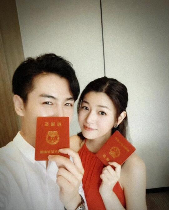 陈晓早就不爱陈妍希了