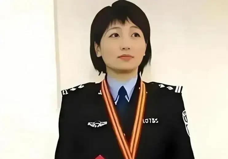 十年冤狱，换不来一个“女神探”的刑责。张氏叔侄被羁押3596天，被害人指甲缝里的