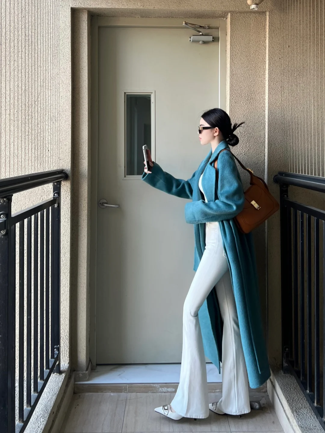 💙冬季显白穿什么！蓝色大衣➕白裤子