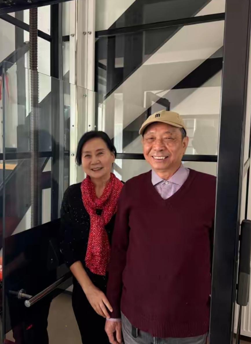 77岁大爷耗时5年自制电梯，只为老伴不再艰难爬楼

浙江衢州77岁的杨庆龙大爷，