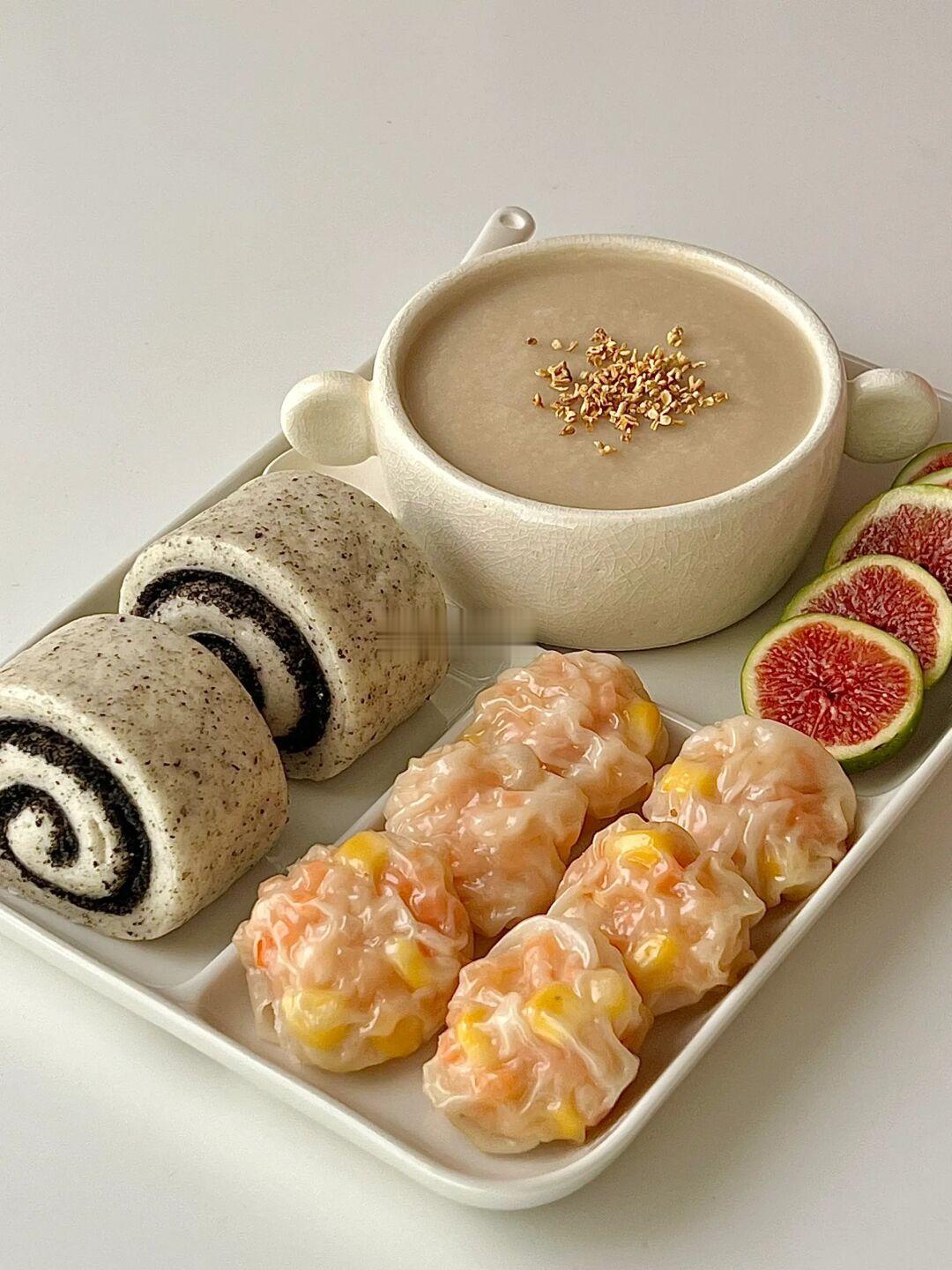 中式暖胃早餐｜黑芝麻馒头&虾滑蒸饺🥟米稀🥣