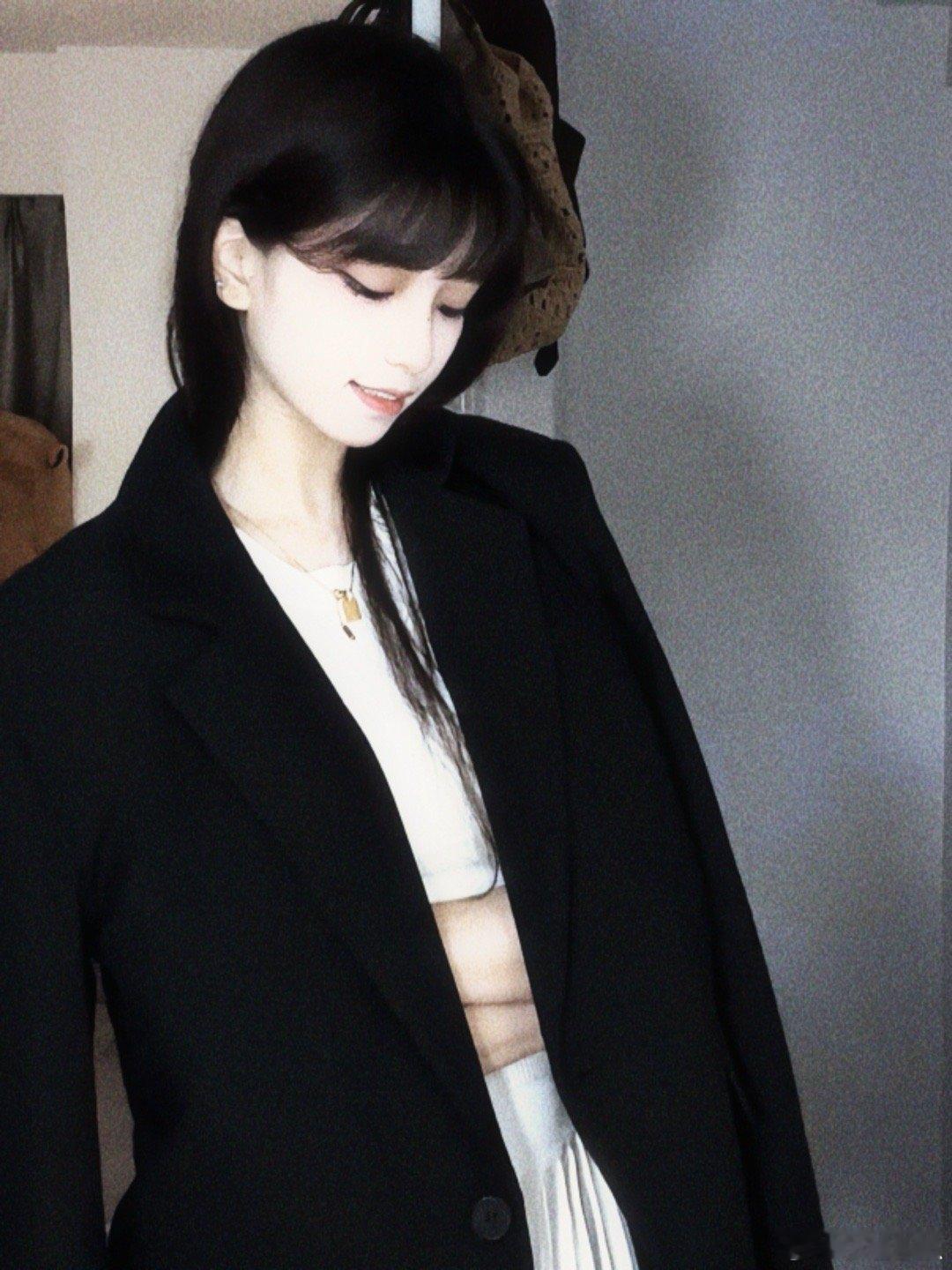 今天人设：霸道女总裁👩 ​​​