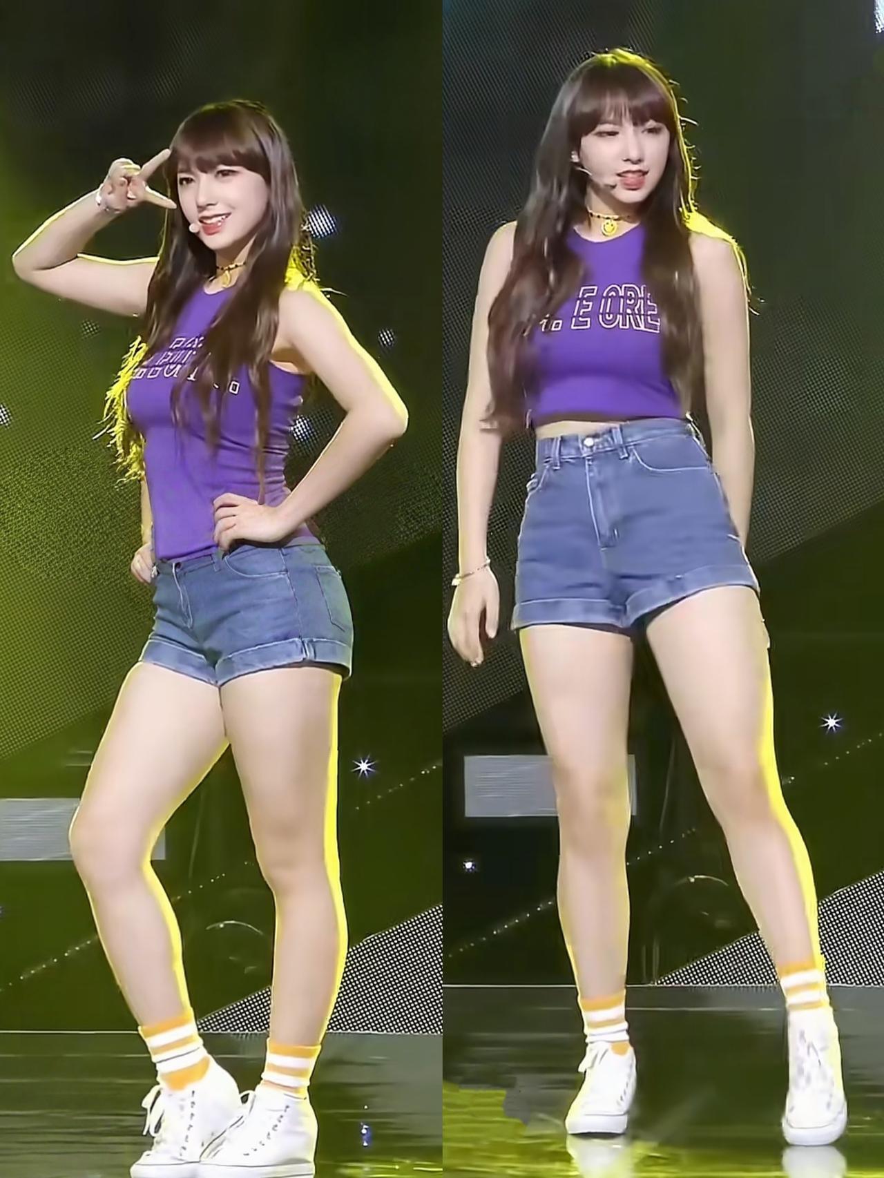 程潇在韩国的时候还是一双肉腿，回国这几年通过自己的努力，成功变成了酒杯腿。
希望