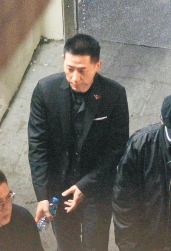 他是一代巨星哥哥张国荣生前的挚爱