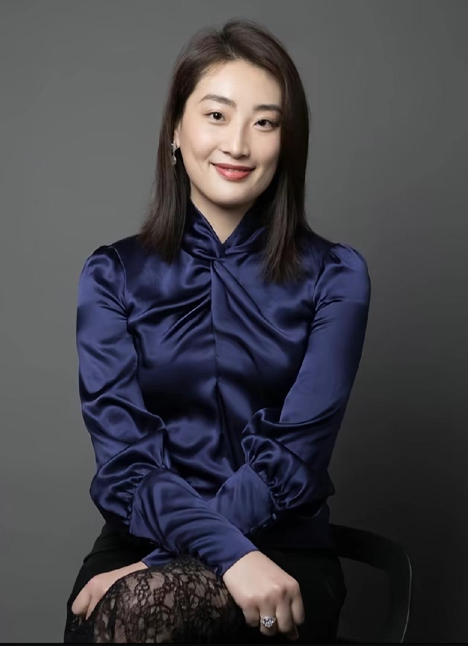 小宗大概是2004年前后回的国，之后可谓做什么都碰壁，从头到尾没一桩事能落地做出