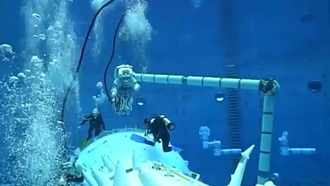 中国载人航天工程首批外籍航天员选拔工作于4月上旬结束，2名巴基斯坦籍候选对象穆罕