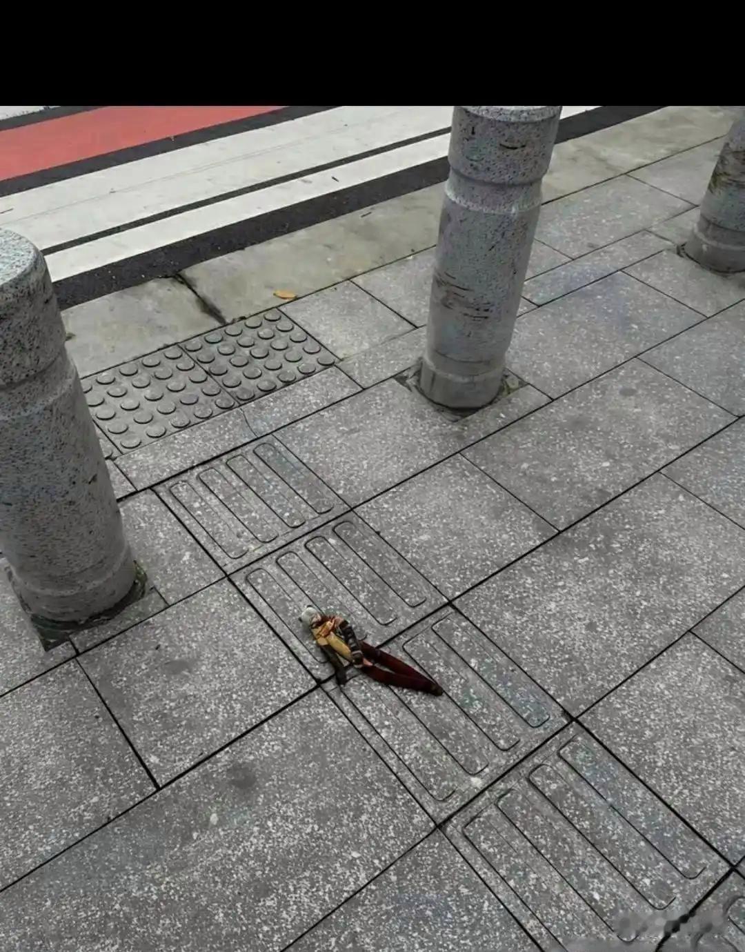 哪位小姐姐的男朋友掉了 快来捡走 