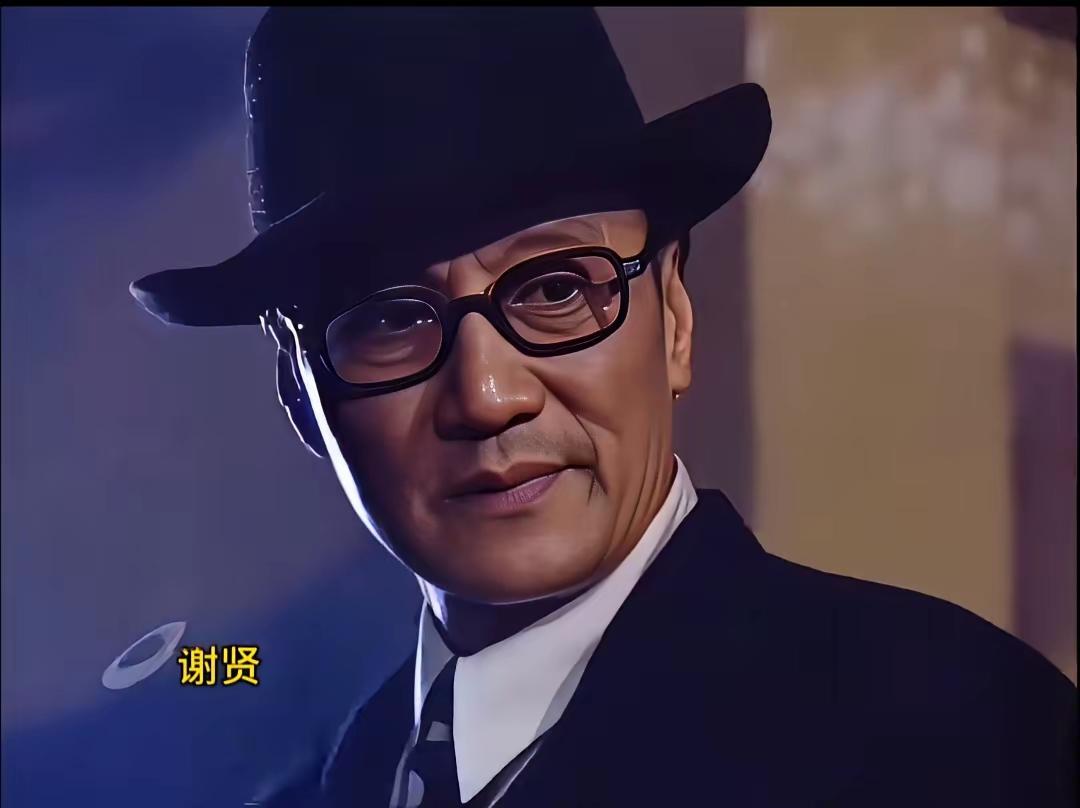 都是演千王，我觉得谢贤四哥的气场好足呀！在《江湖龙虎斗》里，感觉发哥完全是小弟，