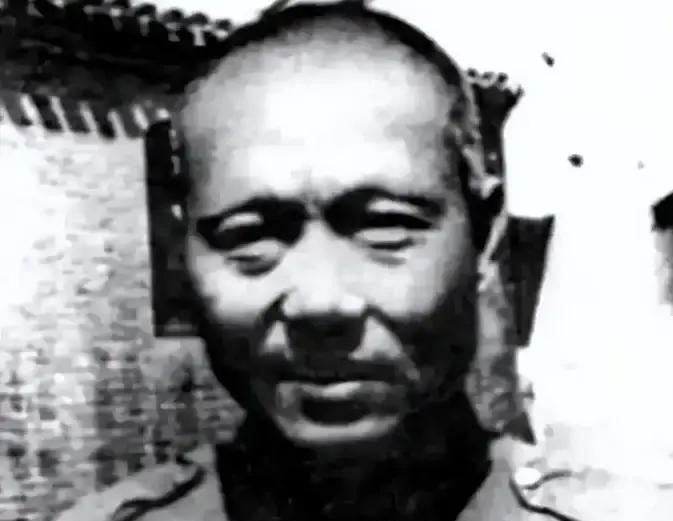 1956年，时任水利部部长的傅作义多次向中央提出释放陈长捷的请求，也数次前往功德