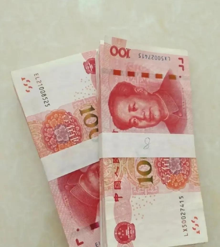 亲弟弟又来给我施加压力了。
 
这一次，我选择彻底无视。消息不回，电话不接。心里