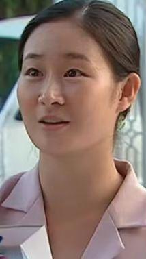王亚彬，1984年生于天津，国家一级演员、舞蹈家、编舞 。毕业于北京舞蹈学院，凭