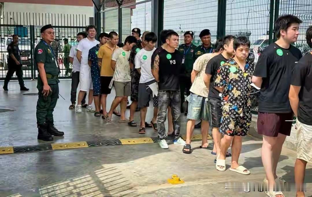 162名外国人被柬埔寨依法驱逐出境！

在162名人员的国籍，大家看配图，就知道