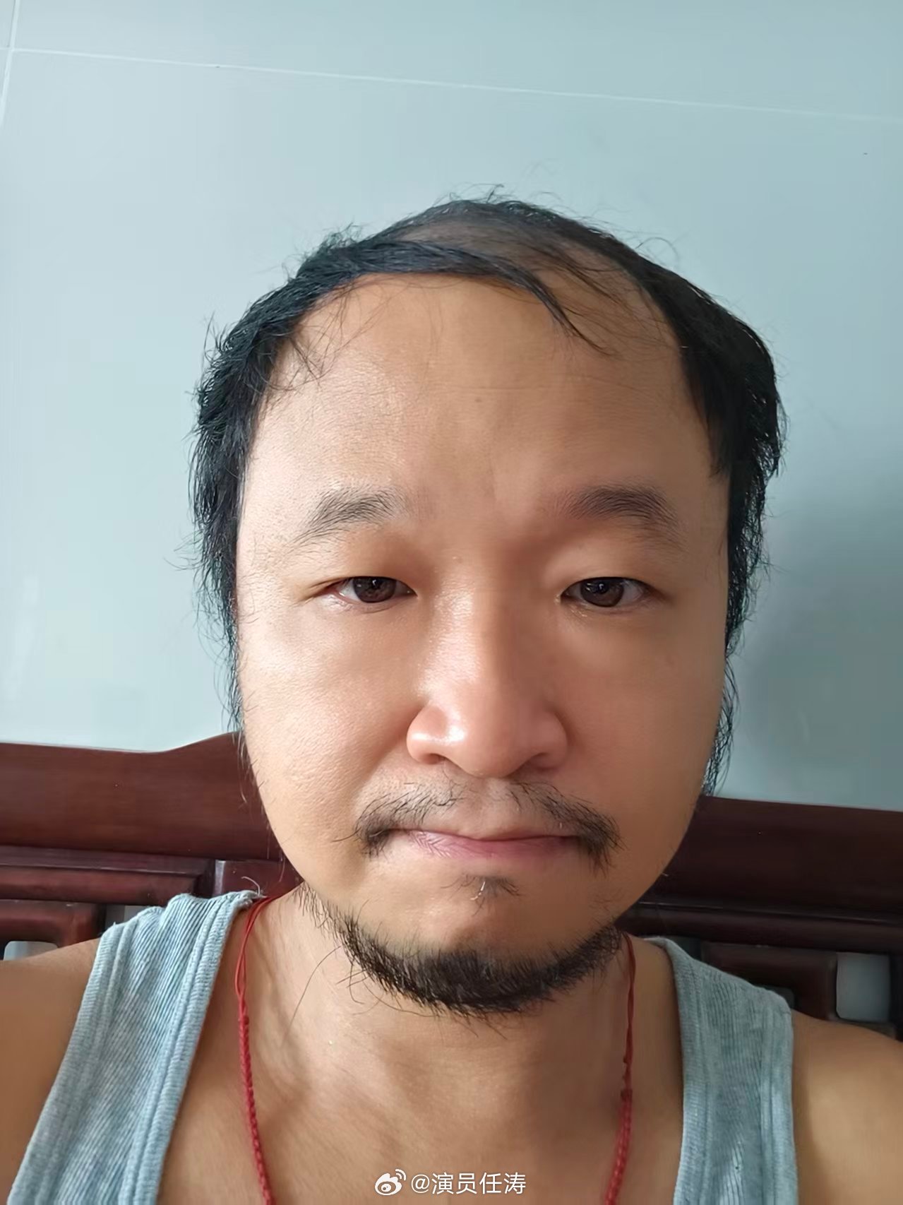 救命！在出租屋发现了自己的前世...网友打分7.5分像忽必烈？！家人们谁懂啊！今