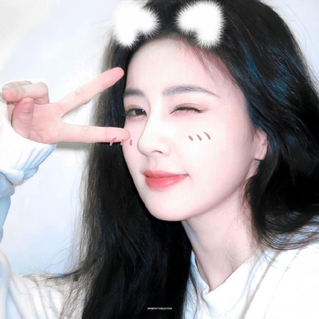 余生很贵，努力活成自己想要的样子，愿你能穿运动鞋撸铁汗如雨下，也能穿高跟鞋潇洒貌