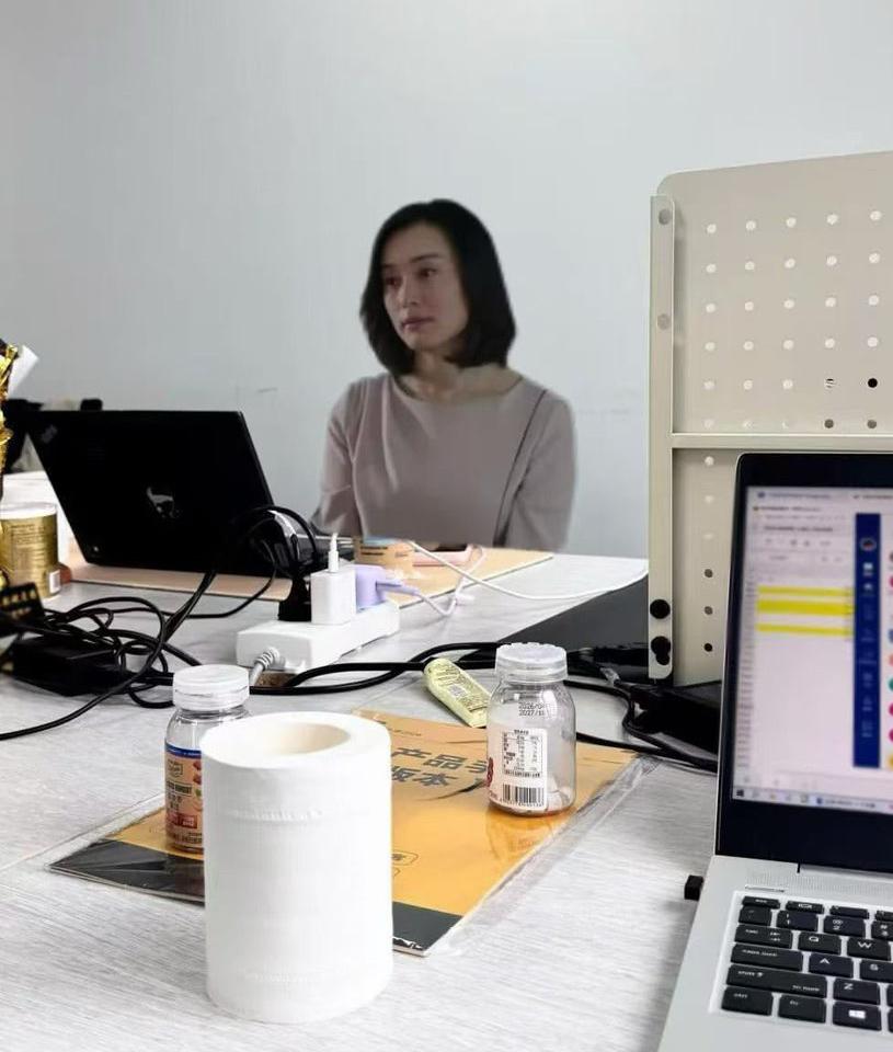 新来的女同事 有戏不
