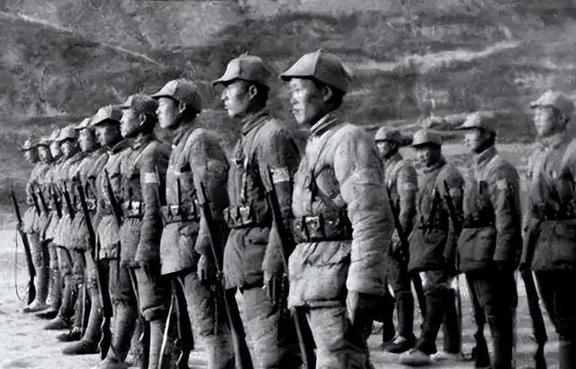 1947年，359旅主任刘亚生被俘，胡宗南叫来女部下：今晚拿下他！
刘亚生不是什