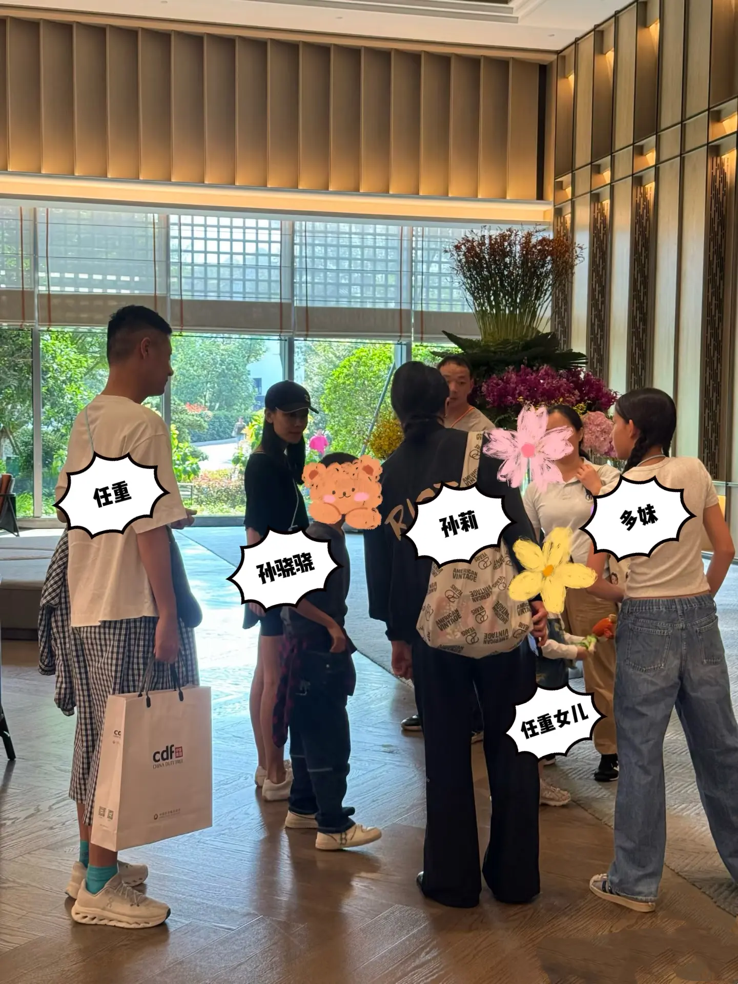 孙骁骁孕期状态很好呀，跟孙莉齐聚乌镇。孙骁骁任重带着女儿现身乌镇，孙莉...