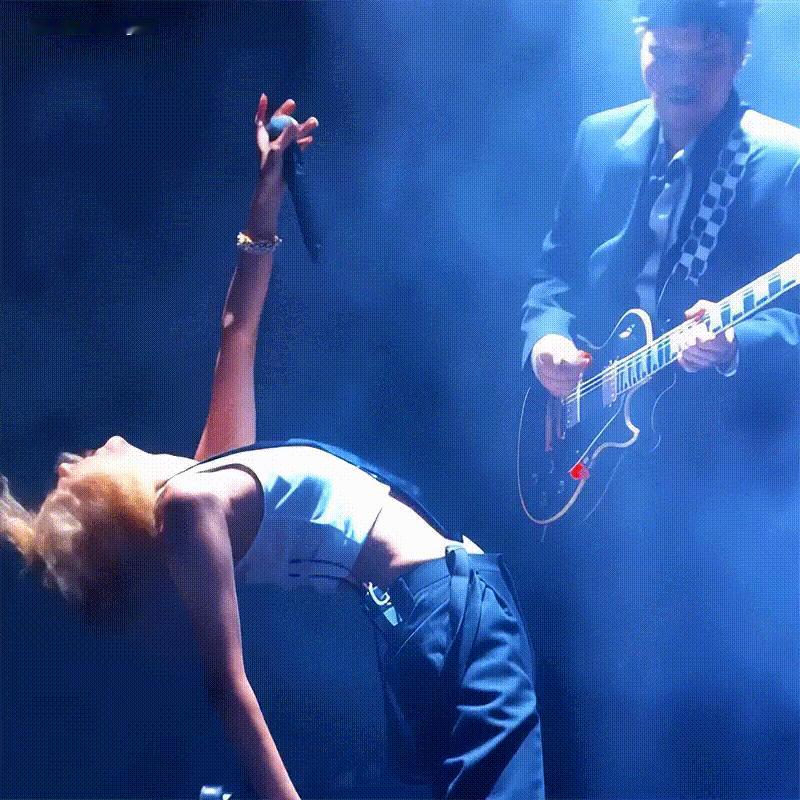 疯狂的Rosé💥朴彩英好腰！！！Cr.logo 