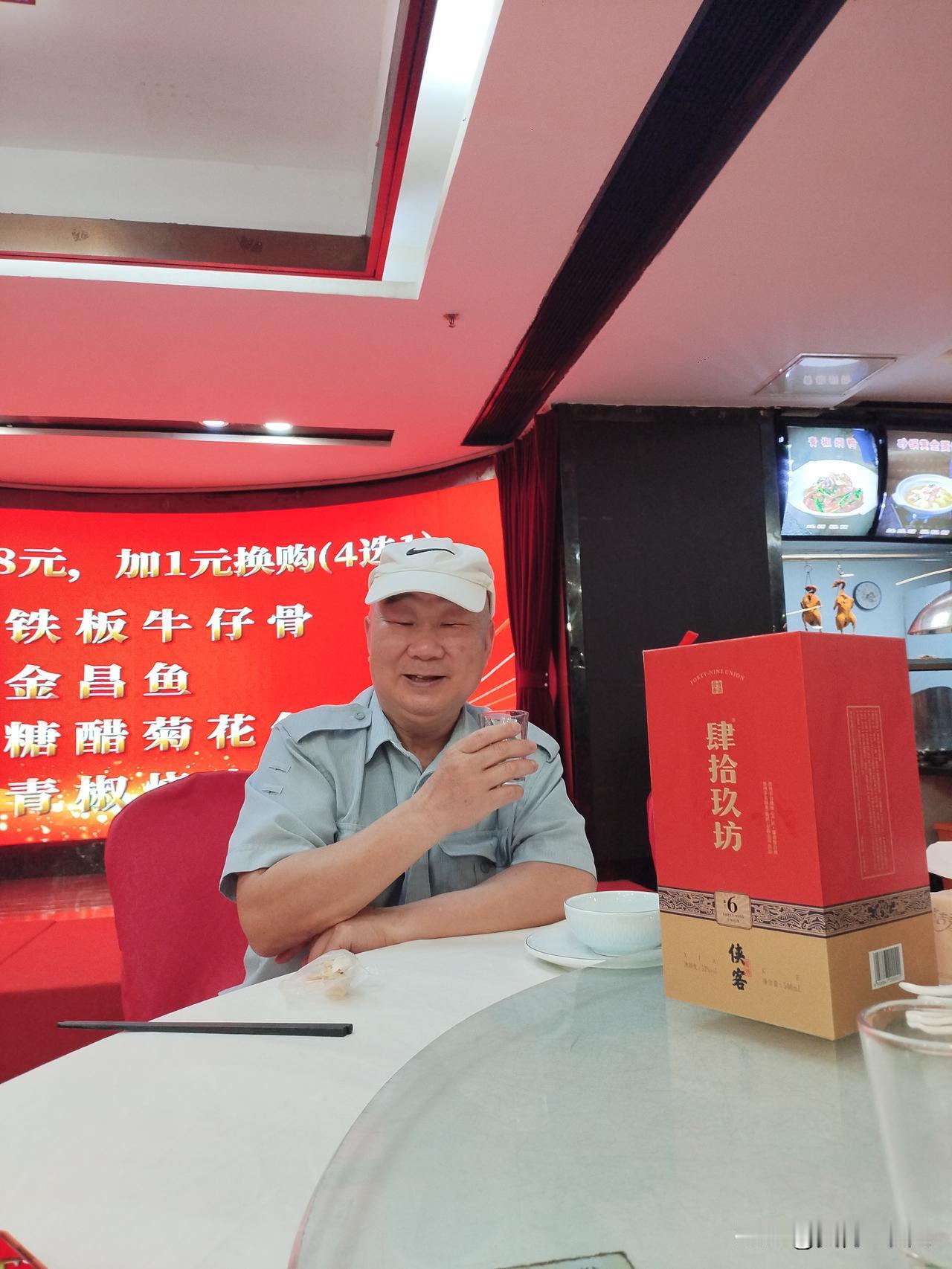 王府酒楼PK肆拾酒坊。
母亲节虽已过去几天，喝酒的真诚事儿，一直未了。
5月17