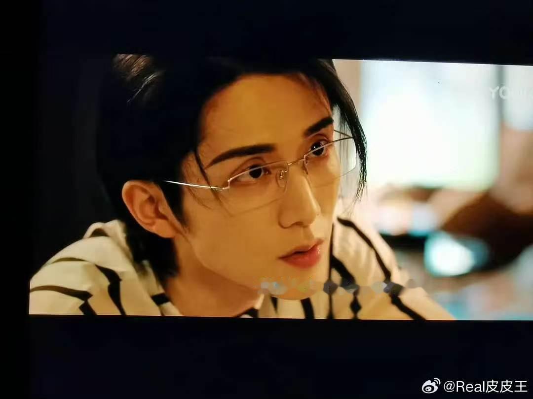 张新成难以成为流量的原因张新成吸粉能力 张新成难以成为流量的原因 有点性缩力 有