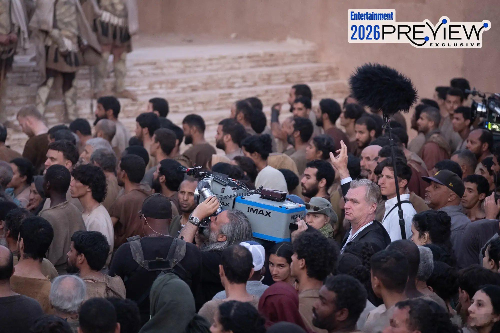 诺兰导演在《奥德赛》片场，以及一些电影剧照《奥德赛》使用了IMAX 65mm胶片