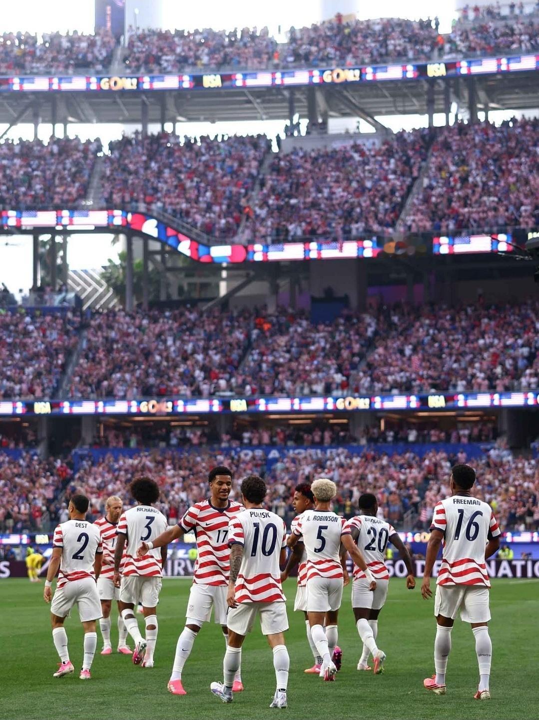 4-1大胜开门红！普利希奇献助攻，巴洛贡独中两元，美国主场火力拉满美加墨世界杯三