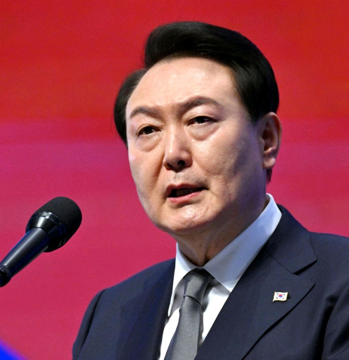 快讯！谁能想到韩国前总统尹锡悦85天后的模样，真的可以形容为发生了“天翻地覆”的