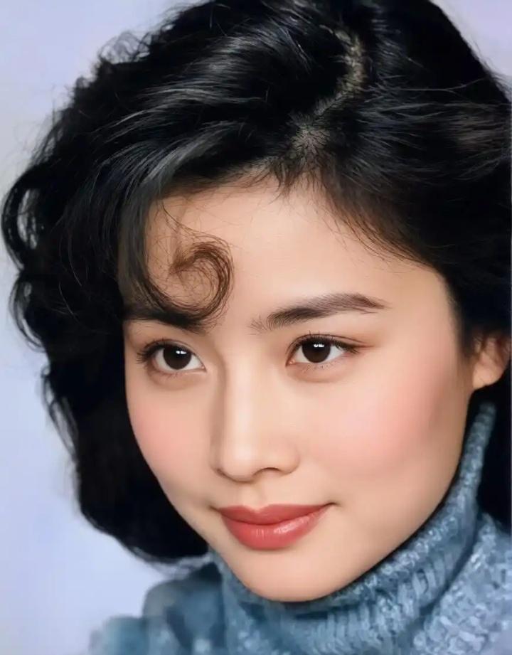 哪位明星你喜欢很喜欢八一厂电影演员赵娜。《元帅之死》吴桐花、《大渡河》沈小莹，军