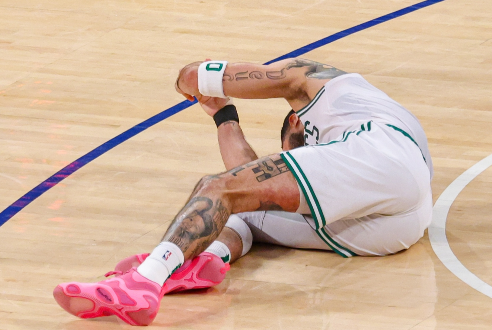 医学专家：塔图姆很可能跟腱撕裂 扭伤&骨折的可能性反而不大💀 NBA季后赛次轮