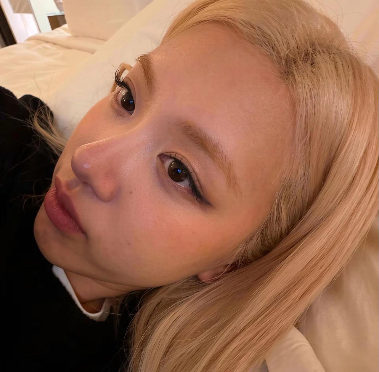 彩英ins更新Rose