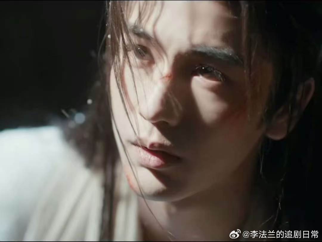 为啥没人夸张凌赫的演技？ 看《逐玉》看到的最多的评论就是夸张凌赫颜值，但他演技没