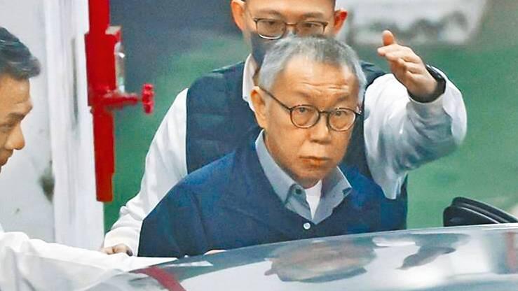 据说柯文哲现在很硬气
最近几次提审柯文哲及相关案件的涉案人
柯文哲在讯问中大发雷