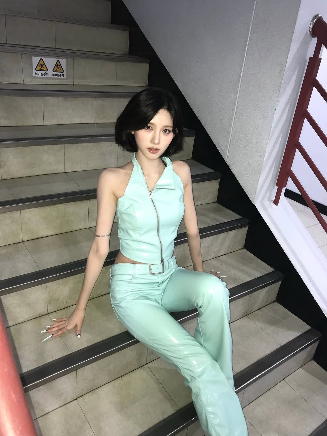ive五团颜一 🌷ive五团一🐿️金秋天  261026【🐿️ins更新】