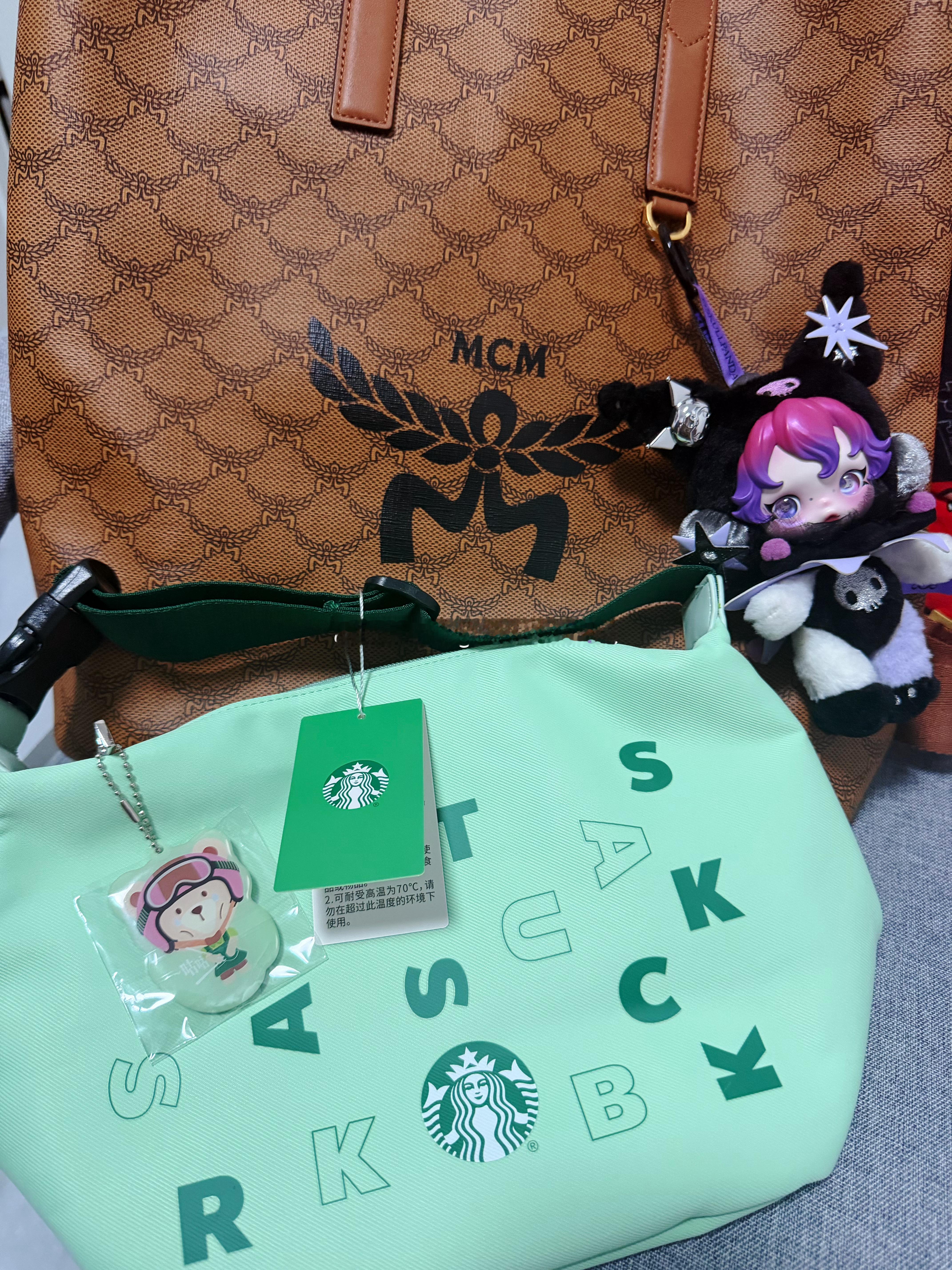 Starbucks萌熊🐻◔̯◔ᐝ 鞍山·星巴克(万象汇店)