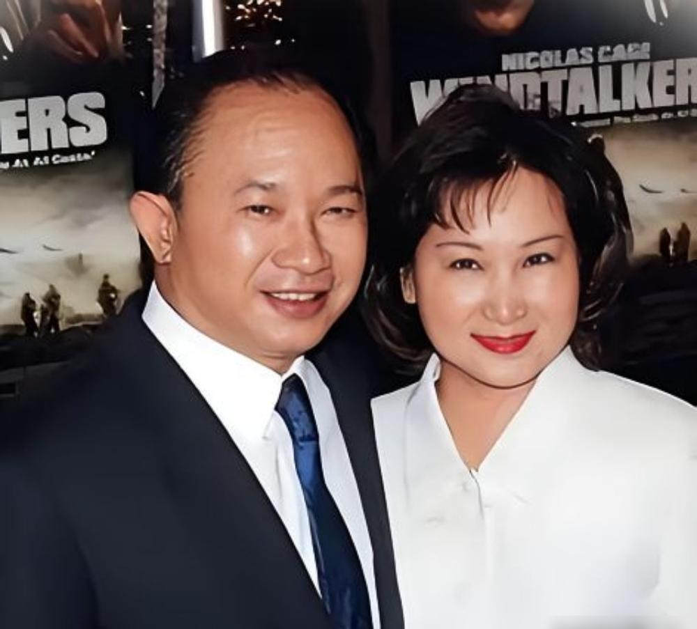 别再吹吴宇森的“暴力美学”了！
他这辈子拍得最硬核、最荡气回肠的作品，根本不是《