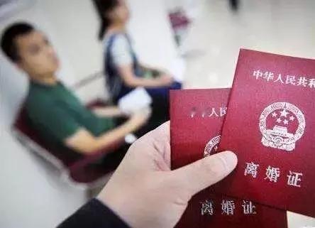 “都是亲子鉴定惹的祸”！贵州凯里，女子与士官相亲后，主动要求去部队看望他，女子怀